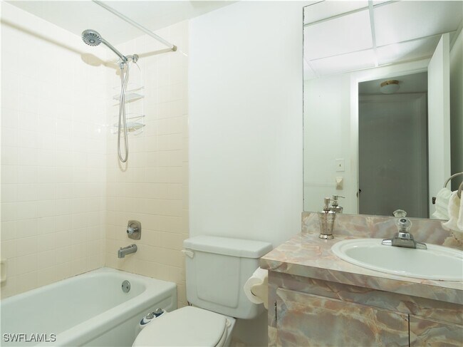 Building Photo - 499 Forest Lakes Blvd