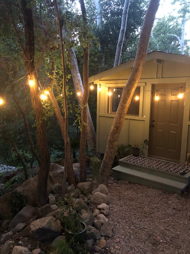 Building Photo - 25605 Wildwood Dr