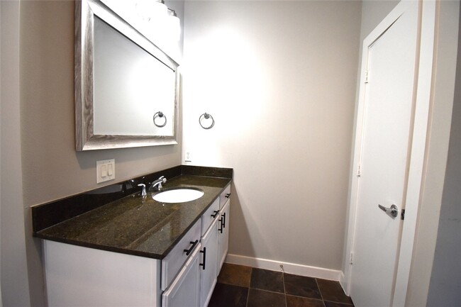 Building Photo - 1144 Patterson St