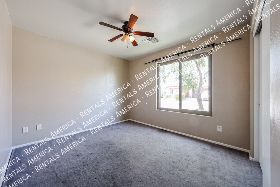 Building Photo - 9714 W Heber Rd