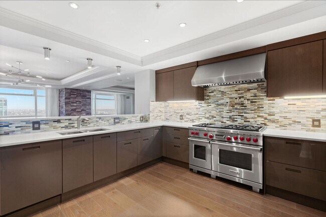 Building Photo - Ritz Carlton Residences - Two Story Penthouse Unit!