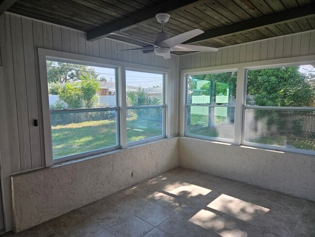 Building Photo - Block Remodeled Seminole Home