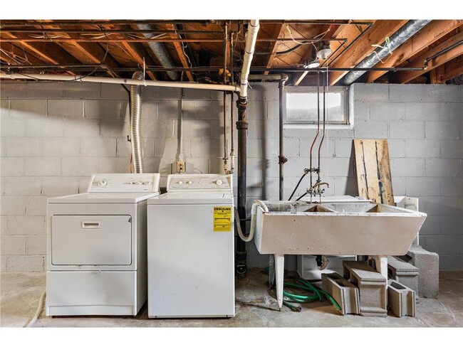 Building Photo - 7616 Xerxes Ave S