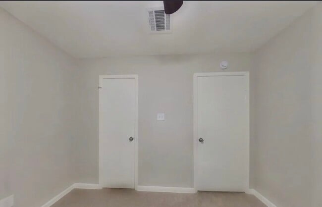 Building Photo - AVAILABLE NOW