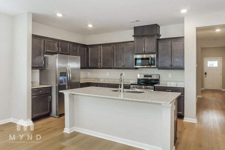 Building Photo - 105 Starview Ct