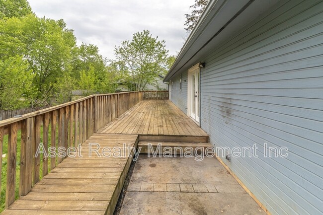 Building Photo - 6601 Bay Cir Dr