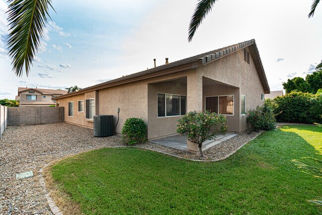Building Photo - Great Single Level Peoria Home