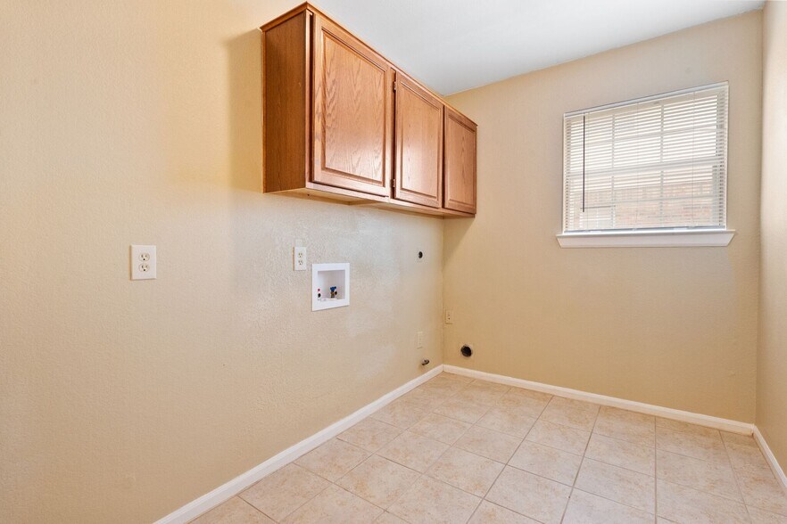 Building Photo - 7517 Point Reyes Dr