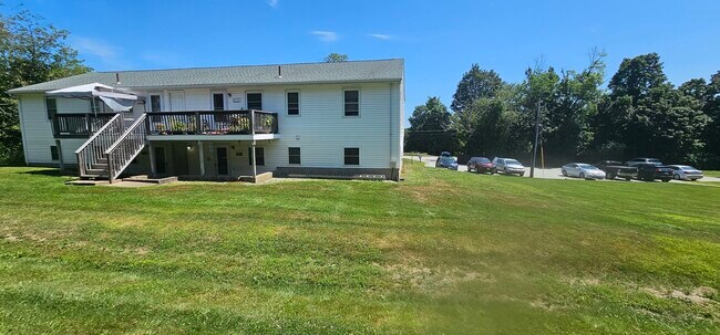 Building Photo - 278 Dresser Hill Rd