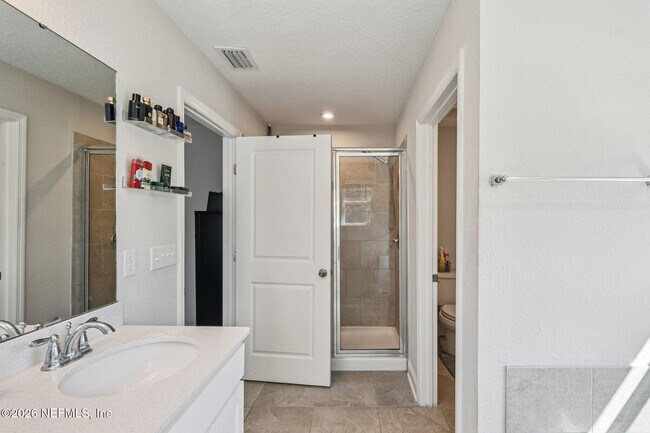 Building Photo - 13220 Cameron Vly Ct