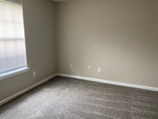 Building Photo - Ranch Style home in Locust Grove