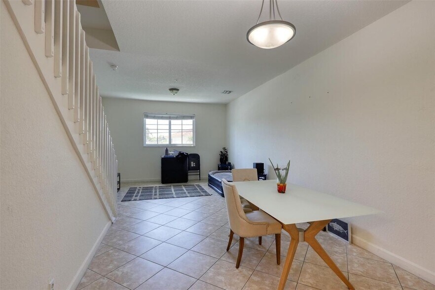 Building Photo - 121 Bayfront Dr