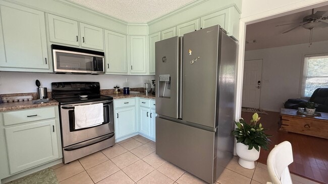 Building Photo - For Rent – Fully Furnished 3 Bedroom, 2 Ba...