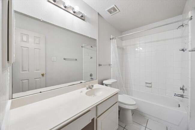 Building Photo - 9714 Shadowglade Ct