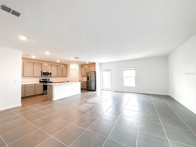 Building Photo - 26159 Feathergrass Cir