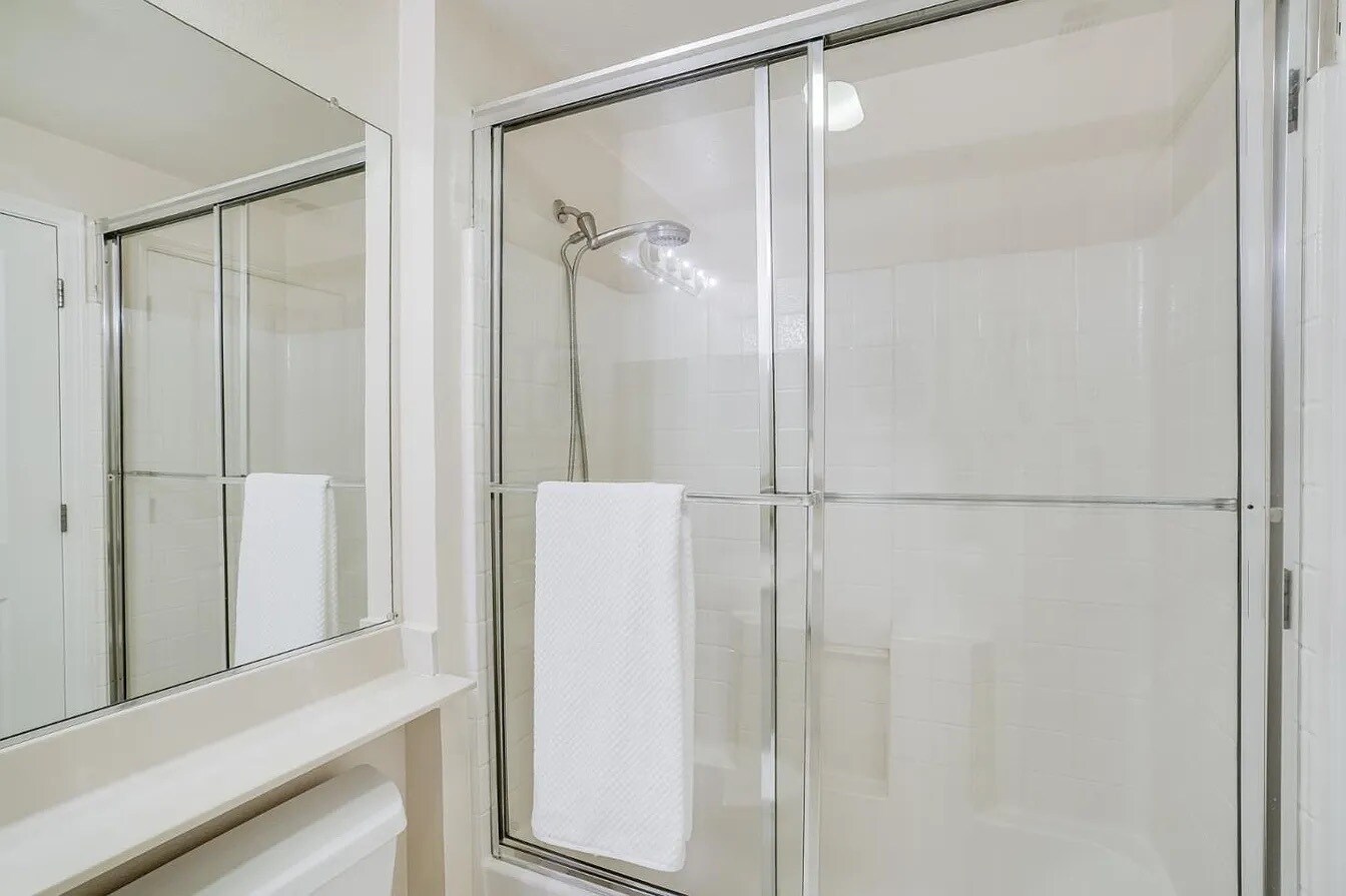 Building Photo - 1982 W Bayshore Rd