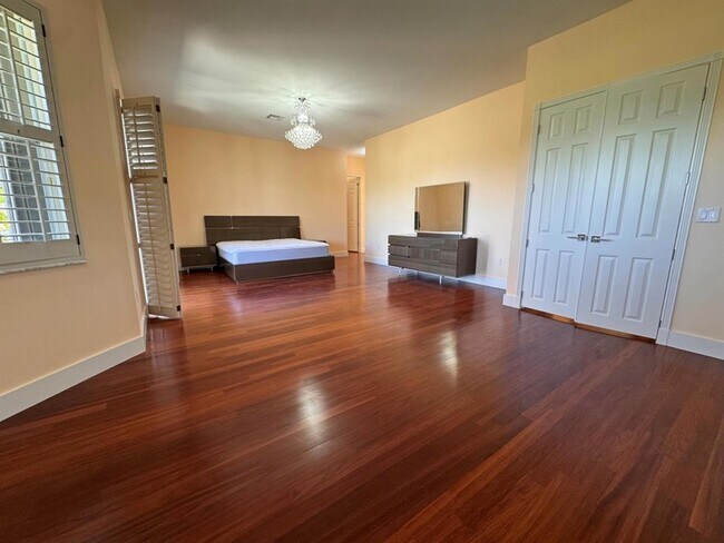 Building Photo - 1724 Annandale Cir