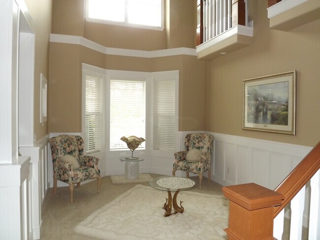 Building Photo - Gorgeous 3 bedroom, 2.5 bath in "Eagle Hei...