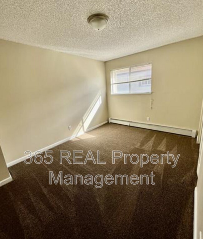 Building Photo - 709 37th Ave