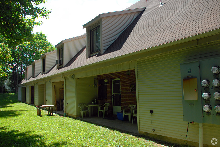 Building Photo - Lincoln Manor Apartments