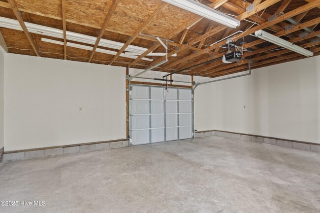 Building Photo - 203 Knight Pl