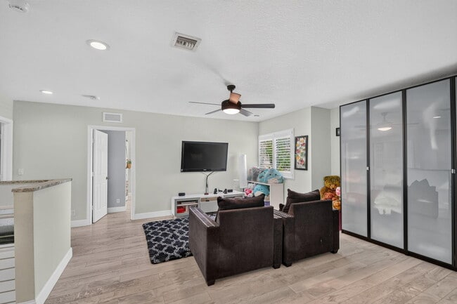 Building Photo - 8890 Cobblestone Point Cir