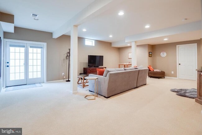 Building Photo - 23152 Evergreen Ridge Dr