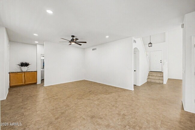 Building Photo - 414 N Hudson Pl