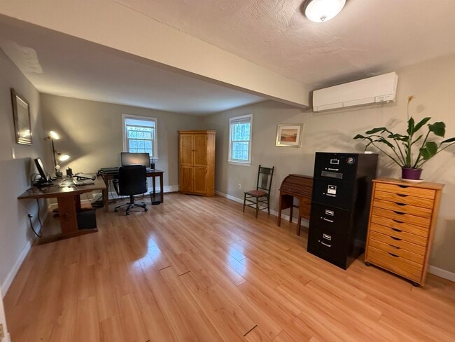 Building Photo - 4 Nelson Dr