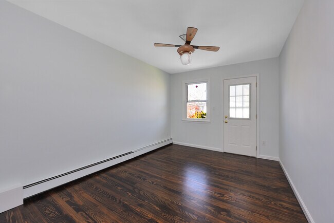 Building Photo - 6 Dunes Ln