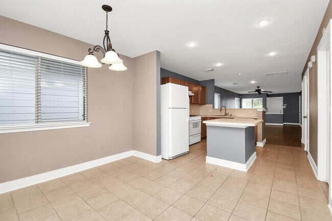Building Photo - 5806 Sonoma Ridge