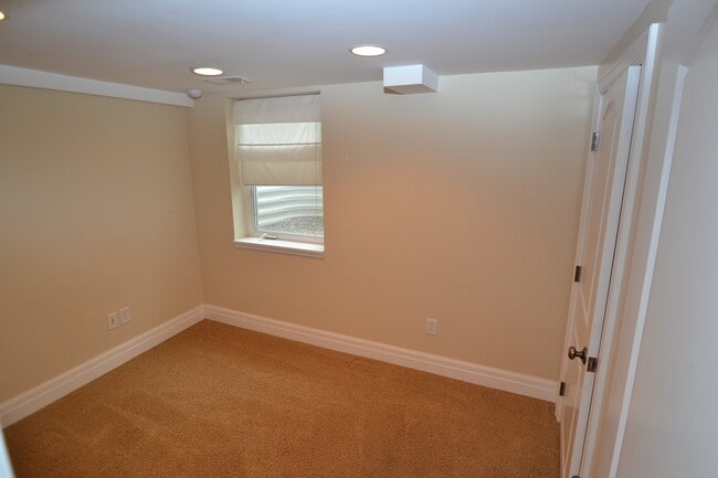 Building Photo - 1761 Edward Ave