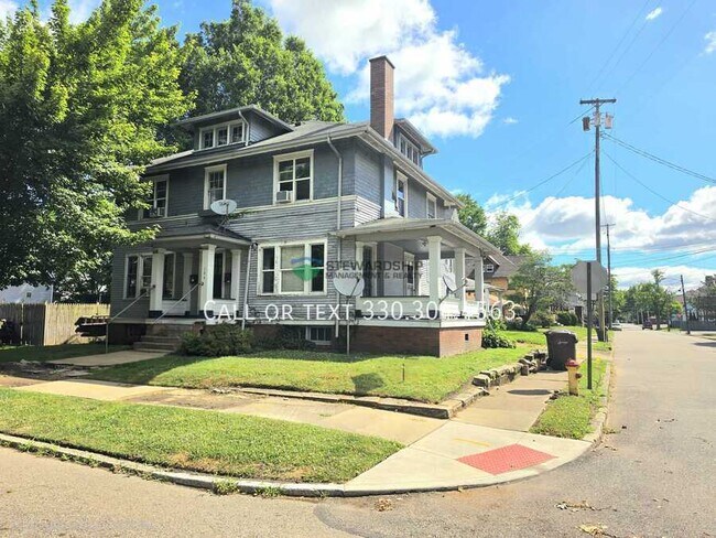 Building Photo - 104 6th St NE