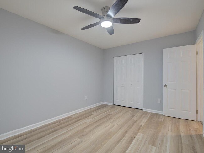 Building Photo - 1749 Addison Rd S
