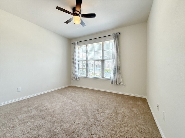 Building Photo - 2064 Barx Dr