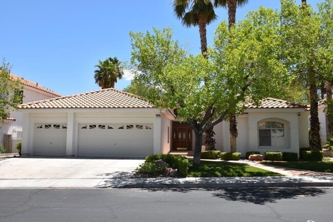 Primary Photo - Gorgeous 4 bedroom single story home with ...