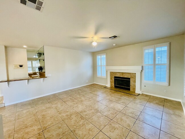 Building Photo - COMING SOON: Hardwood floors, freshly pain...