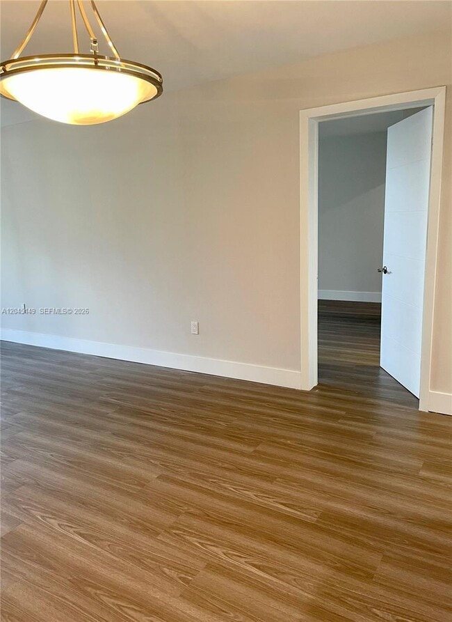 Building Photo - 10835 SW 112th Ave
