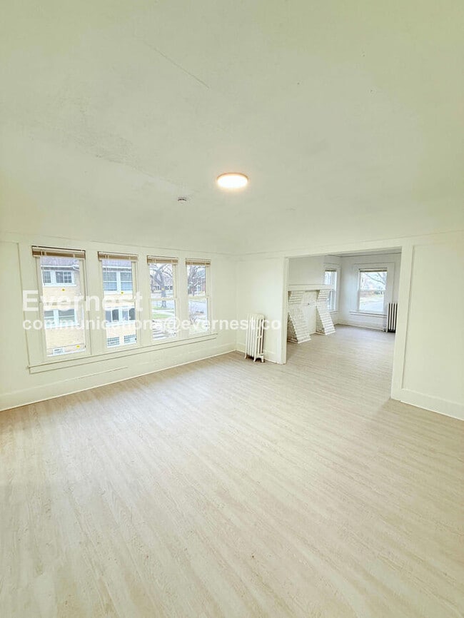 Building Photo - 8939 Dexter Ave