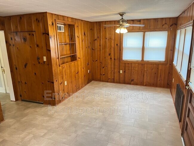 Building Photo - 2018 Felix Ave