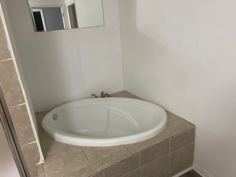 Building Photo - 1972 Colorado Ave