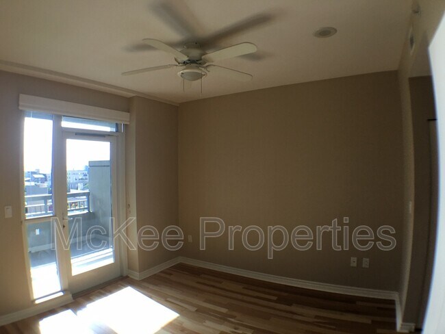 Building Photo - 300 W Beech St