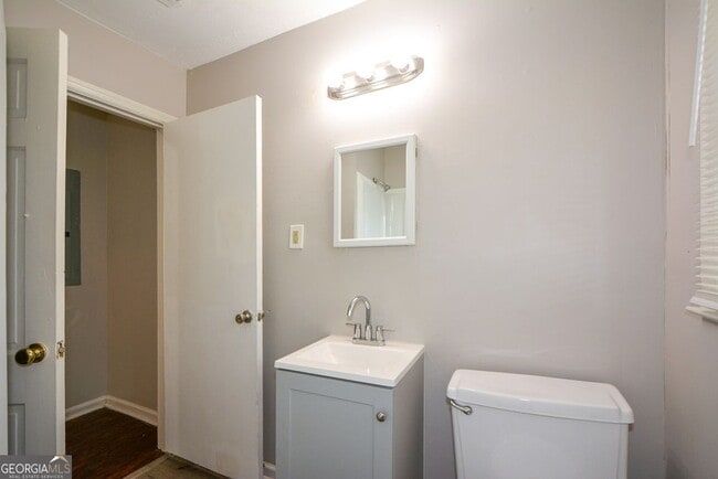 Building Photo - 2259 Nelms Dr SW