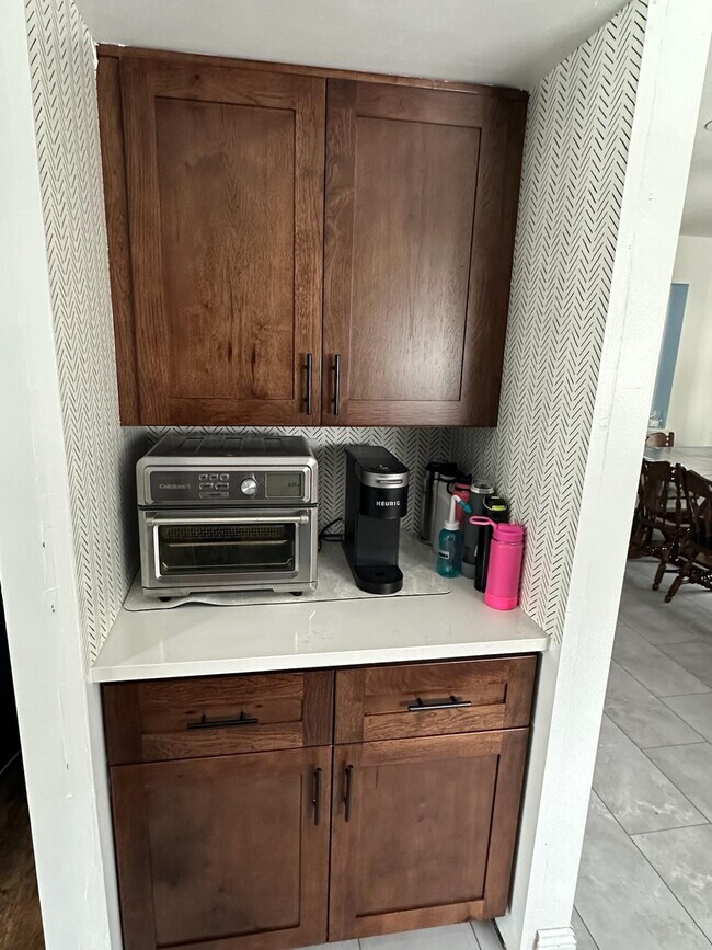 Building Photo - 5017 Saffron Dr