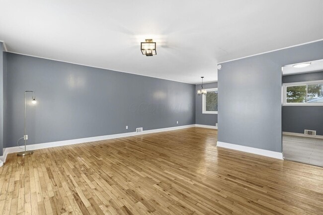 Building Photo - 3042 Rightmire Blvd