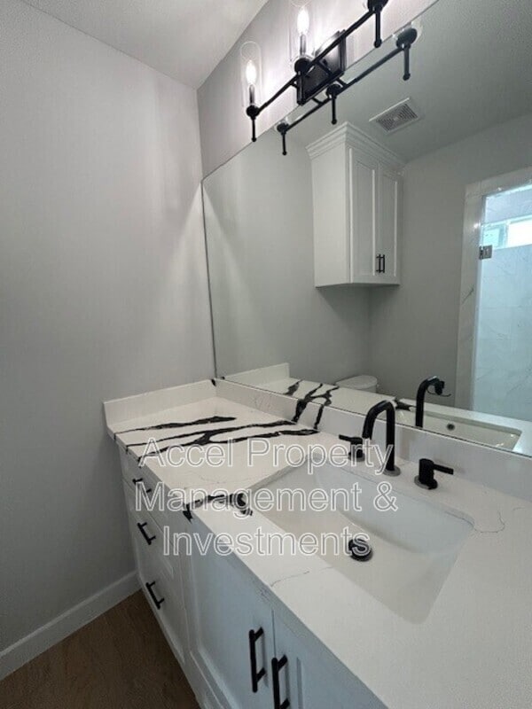 Building Photo - 6617 N 5th St