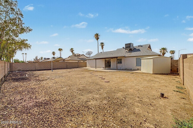 Building Photo - 10719 W Vista Ave