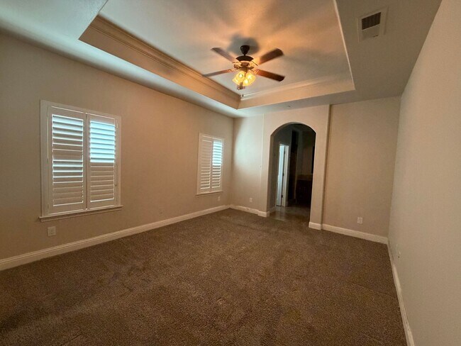 Building Photo - 2710 Orange Tree Dr