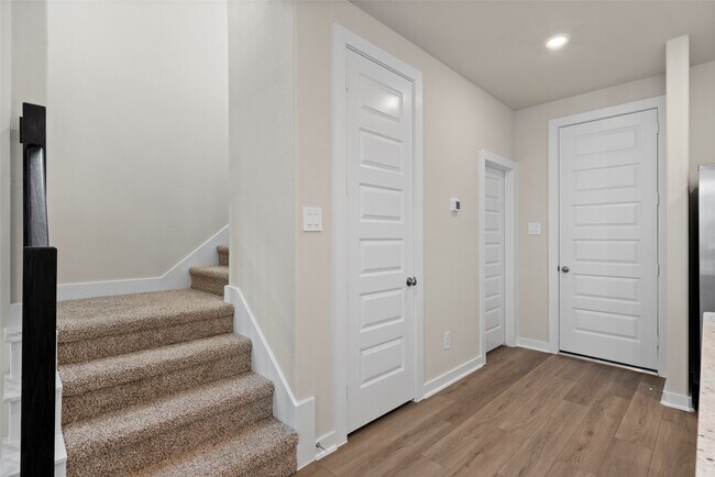 Building Photo - 10013 Rustic Charm St