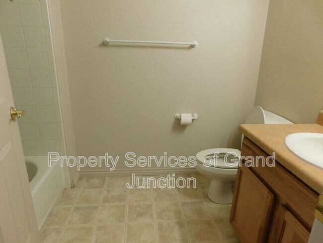 Building Photo - 755 Glen Ct